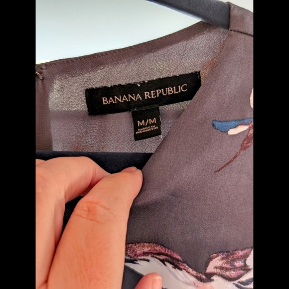 Banana Republic Grey Abigail Floral Blouse With Long Bell Sleeve - Picture 3 of 8